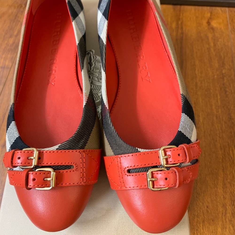 Burberry ballerina flats